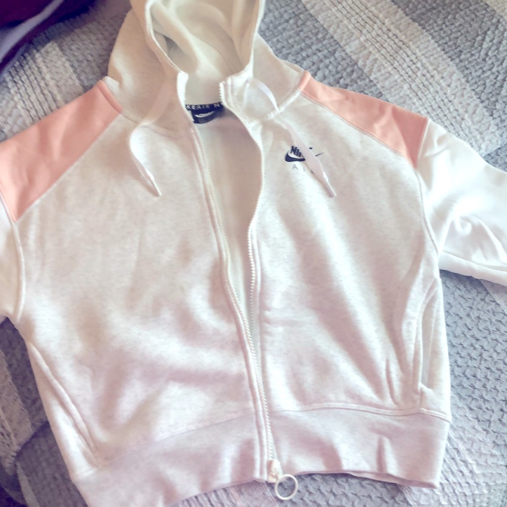 Brand new nike sweat shirt